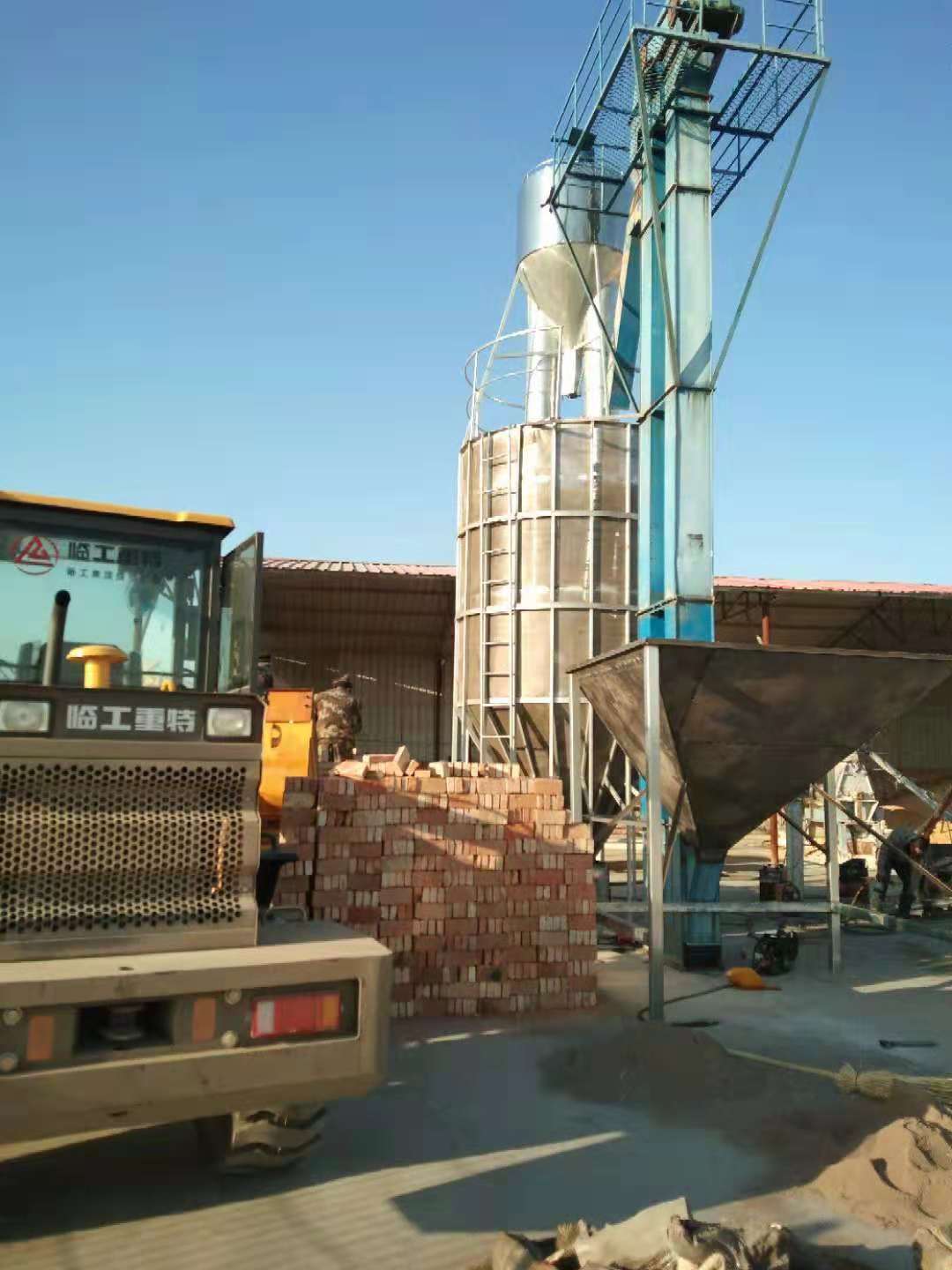 河北皓凱5HQX-10型小型烘干機(jī)在內(nèi)蒙古察素齊落戶！